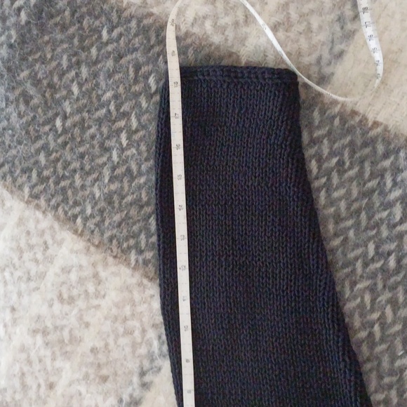 Lulu-B Grommet black knit Vneck sweater L - Picture 5 of 14